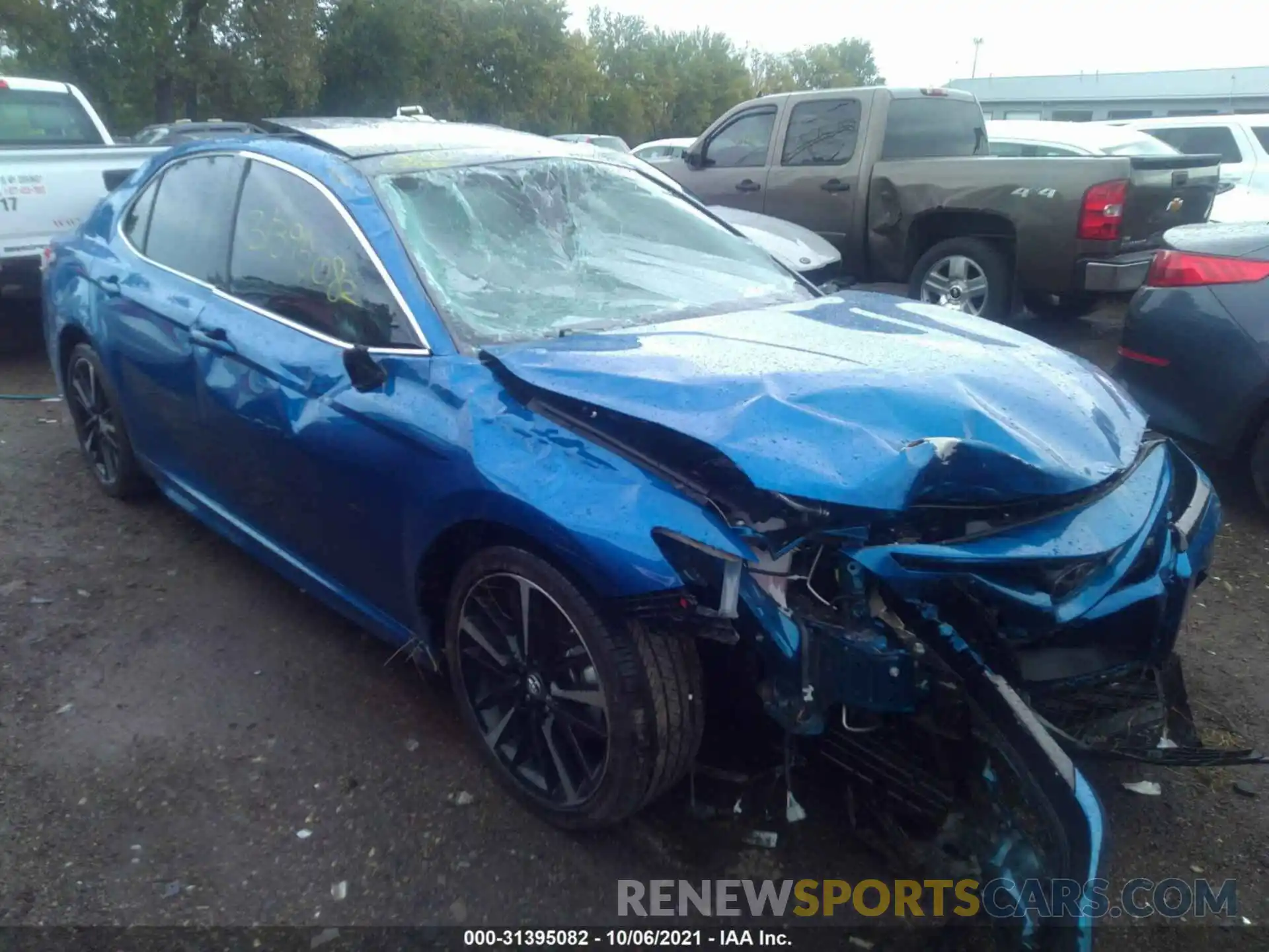 1 Photograph of a damaged car 4T1B61HK0KU243205 TOYOTA CAMRY 2019