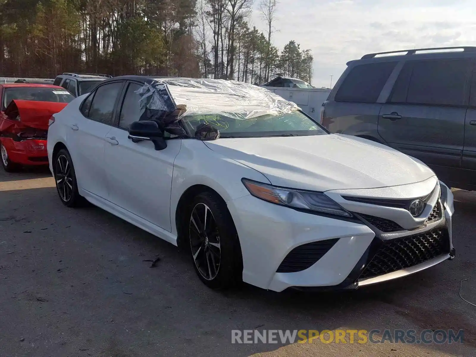 1 Photograph of a damaged car 4T1B61HK0KU246394 TOYOTA CAMRY 2019