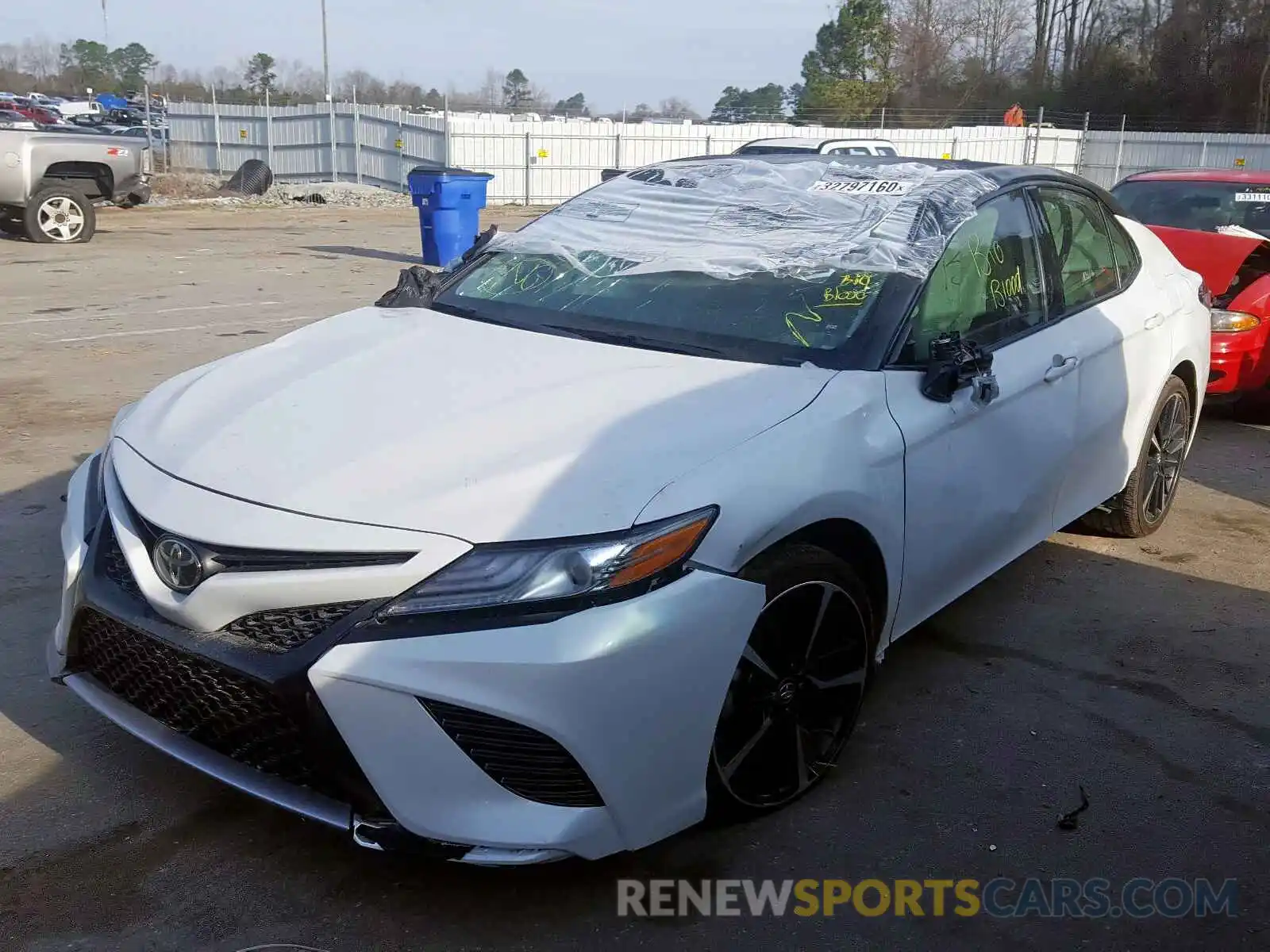 2 Photograph of a damaged car 4T1B61HK0KU246394 TOYOTA CAMRY 2019