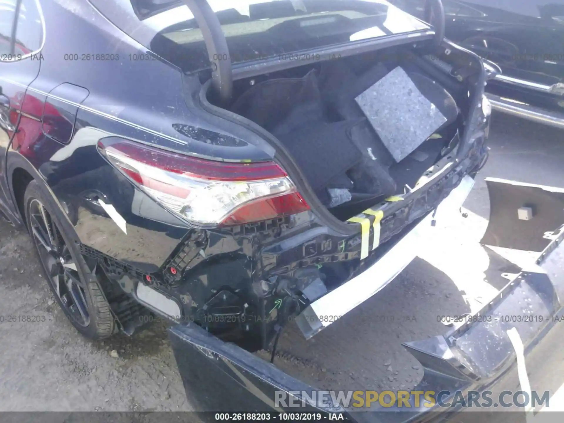 6 Photograph of a damaged car 4T1B61HK0KU254060 TOYOTA CAMRY 2019