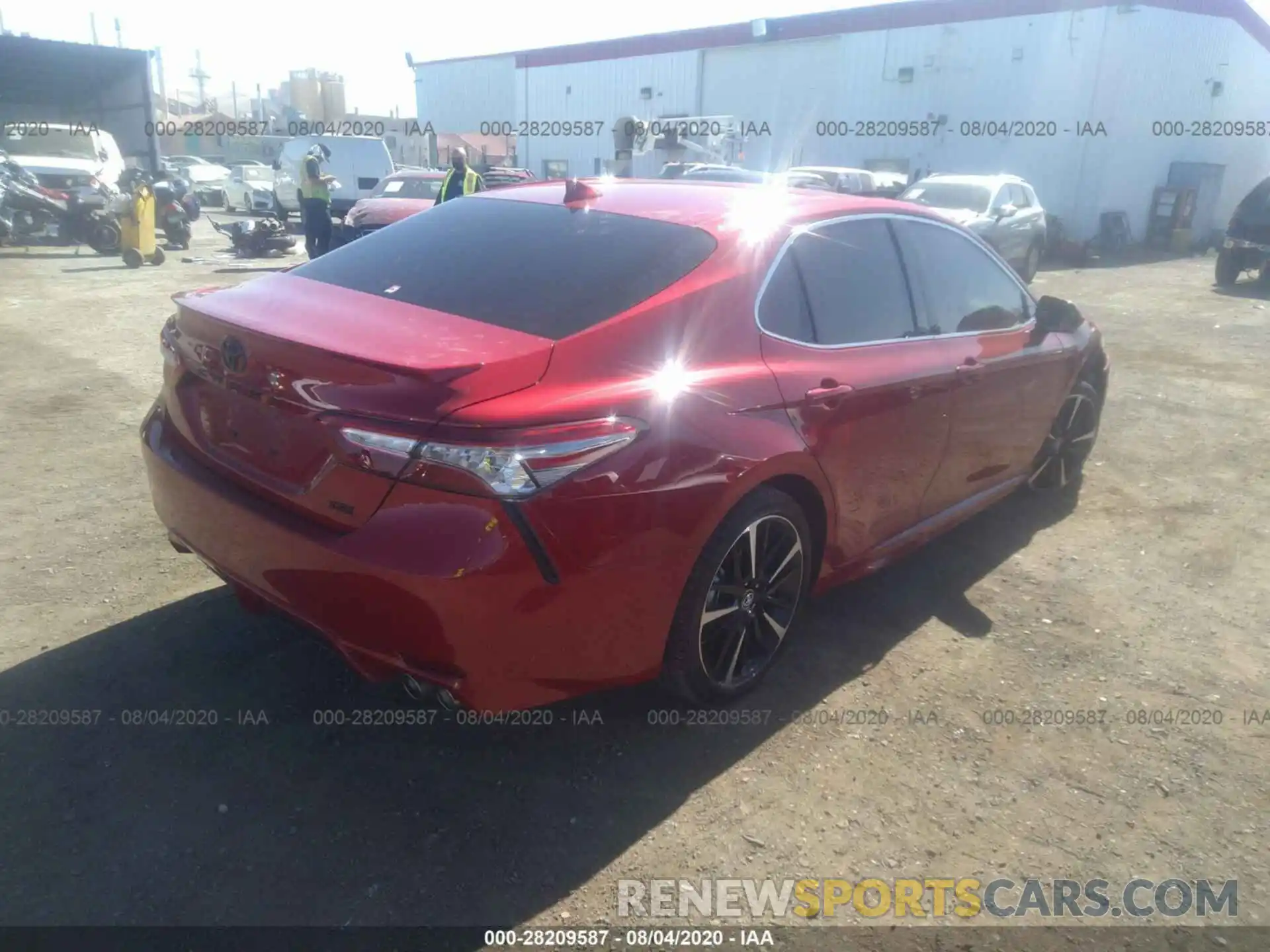 4 Photograph of a damaged car 4T1B61HK0KU258819 TOYOTA CAMRY 2019