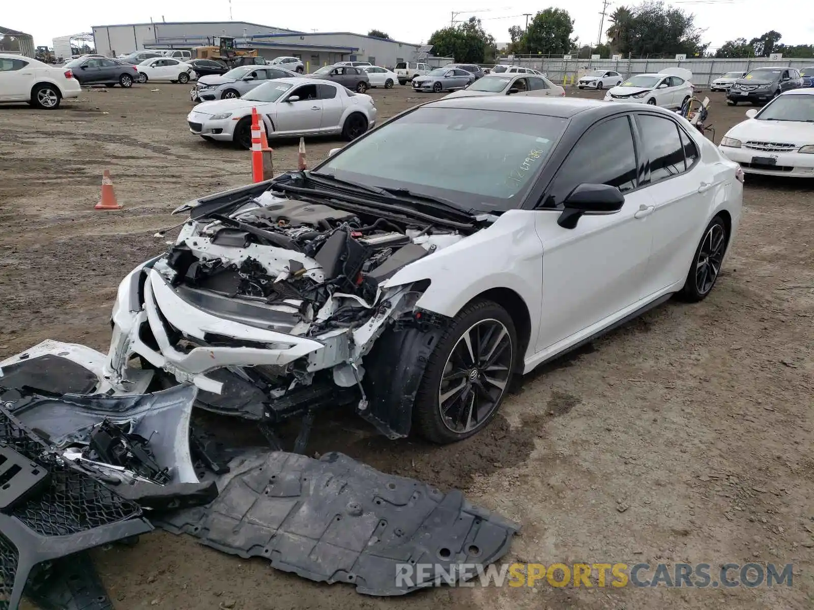 2 Photograph of a damaged car 4T1B61HK0KU260845 TOYOTA CAMRY 2019