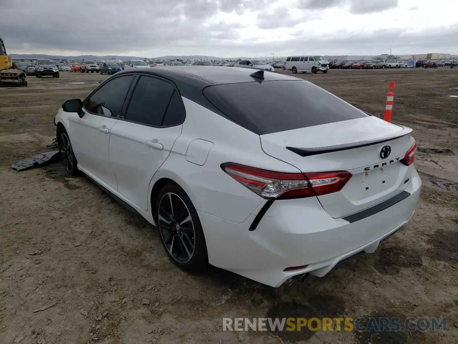 3 Photograph of a damaged car 4T1B61HK0KU260845 TOYOTA CAMRY 2019