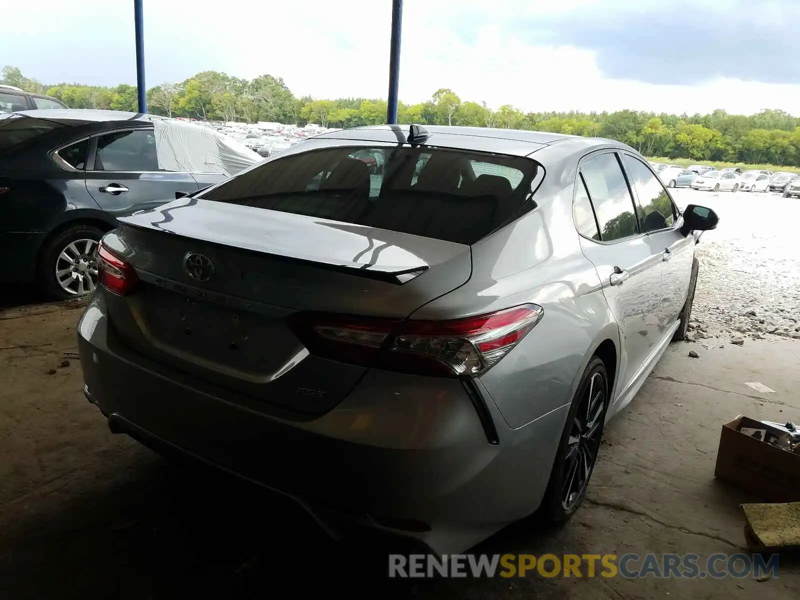 4 Photograph of a damaged car 4T1B61HK0KU263504 TOYOTA CAMRY 2019