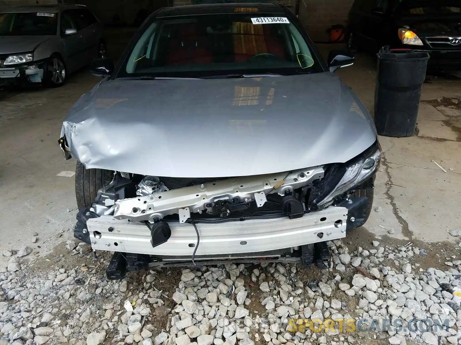 9 Photograph of a damaged car 4T1B61HK0KU263504 TOYOTA CAMRY 2019