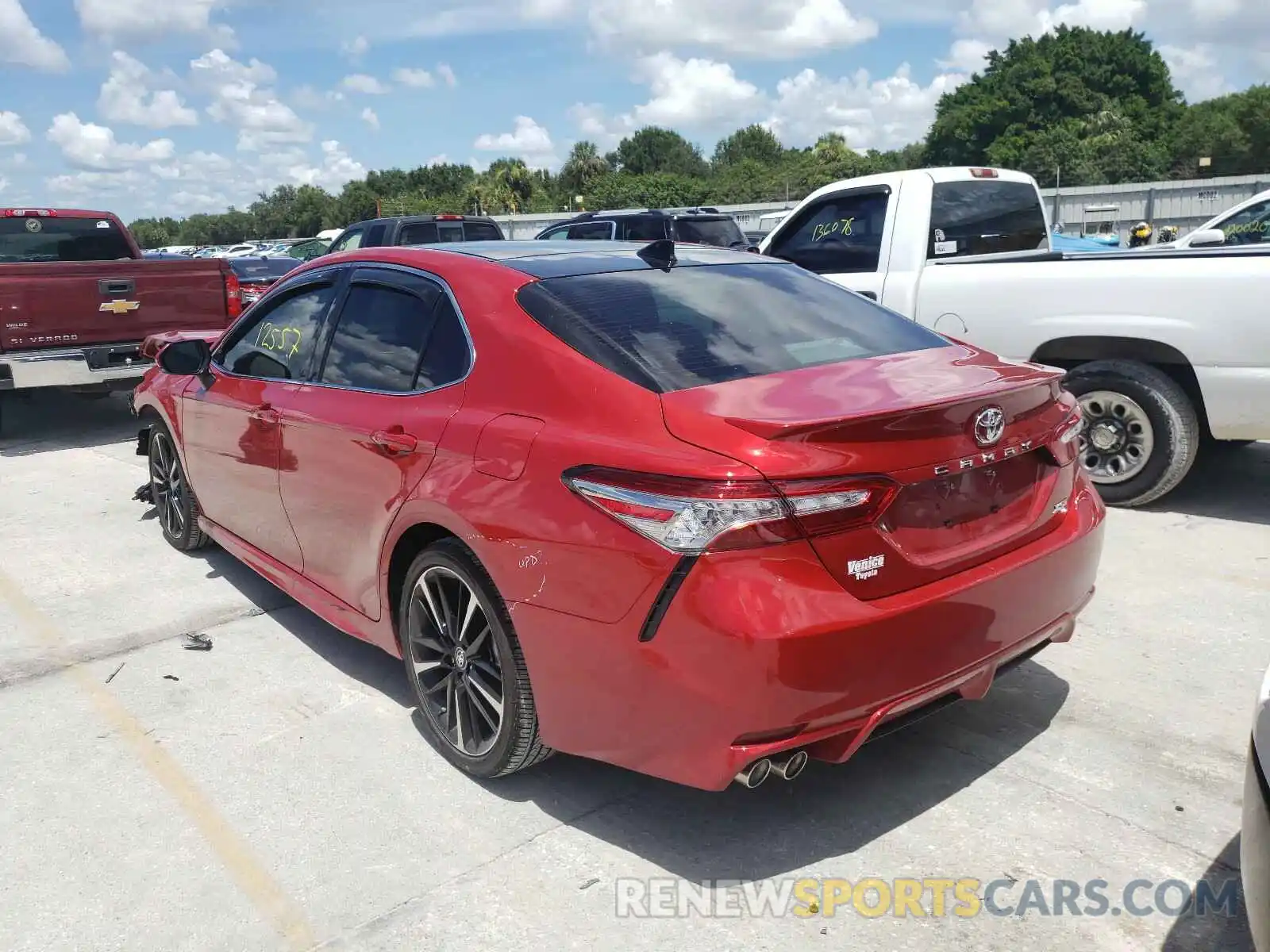 3 Photograph of a damaged car 4T1B61HK0KU265561 TOYOTA CAMRY 2019