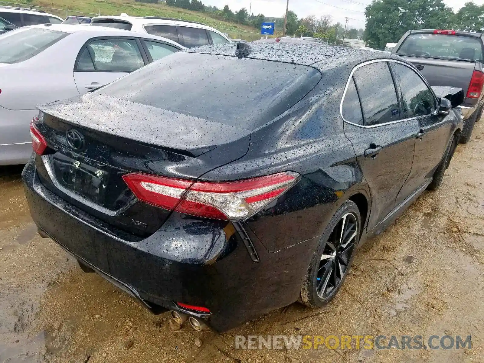 4 Photograph of a damaged car 4T1B61HK0KU266810 TOYOTA CAMRY 2019