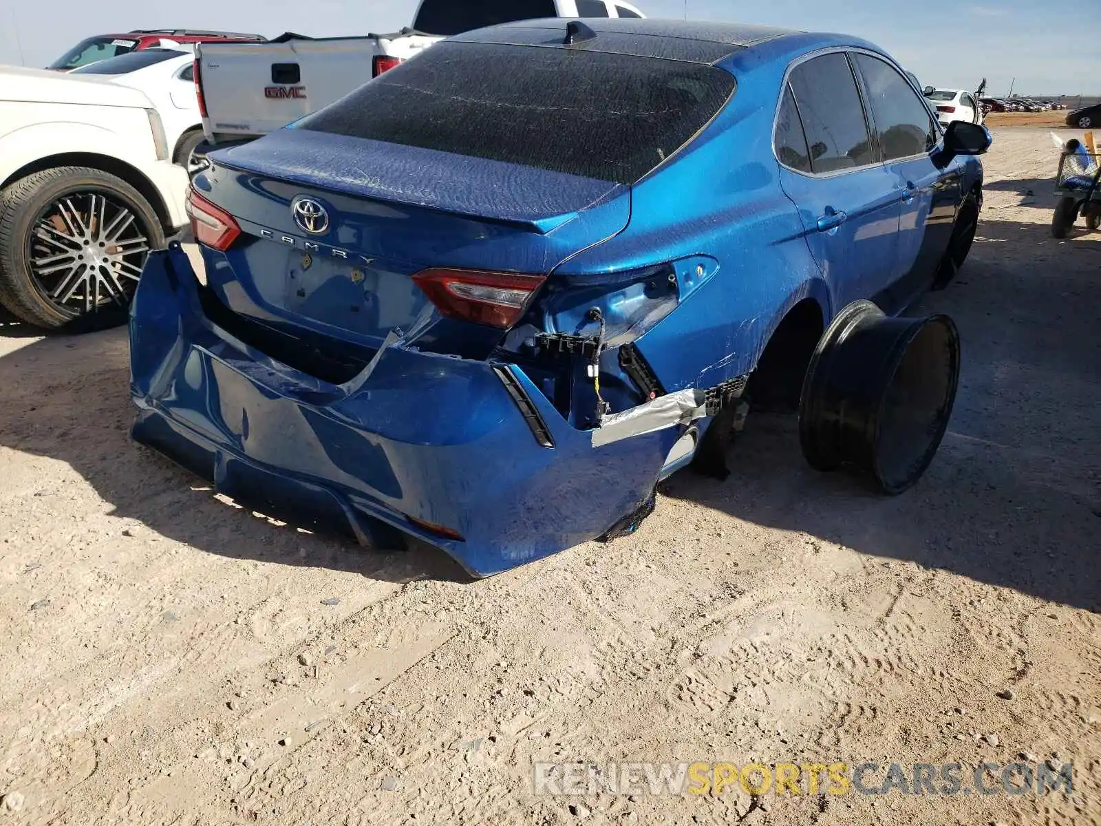 9 Photograph of a damaged car 4T1B61HK0KU267651 TOYOTA CAMRY 2019