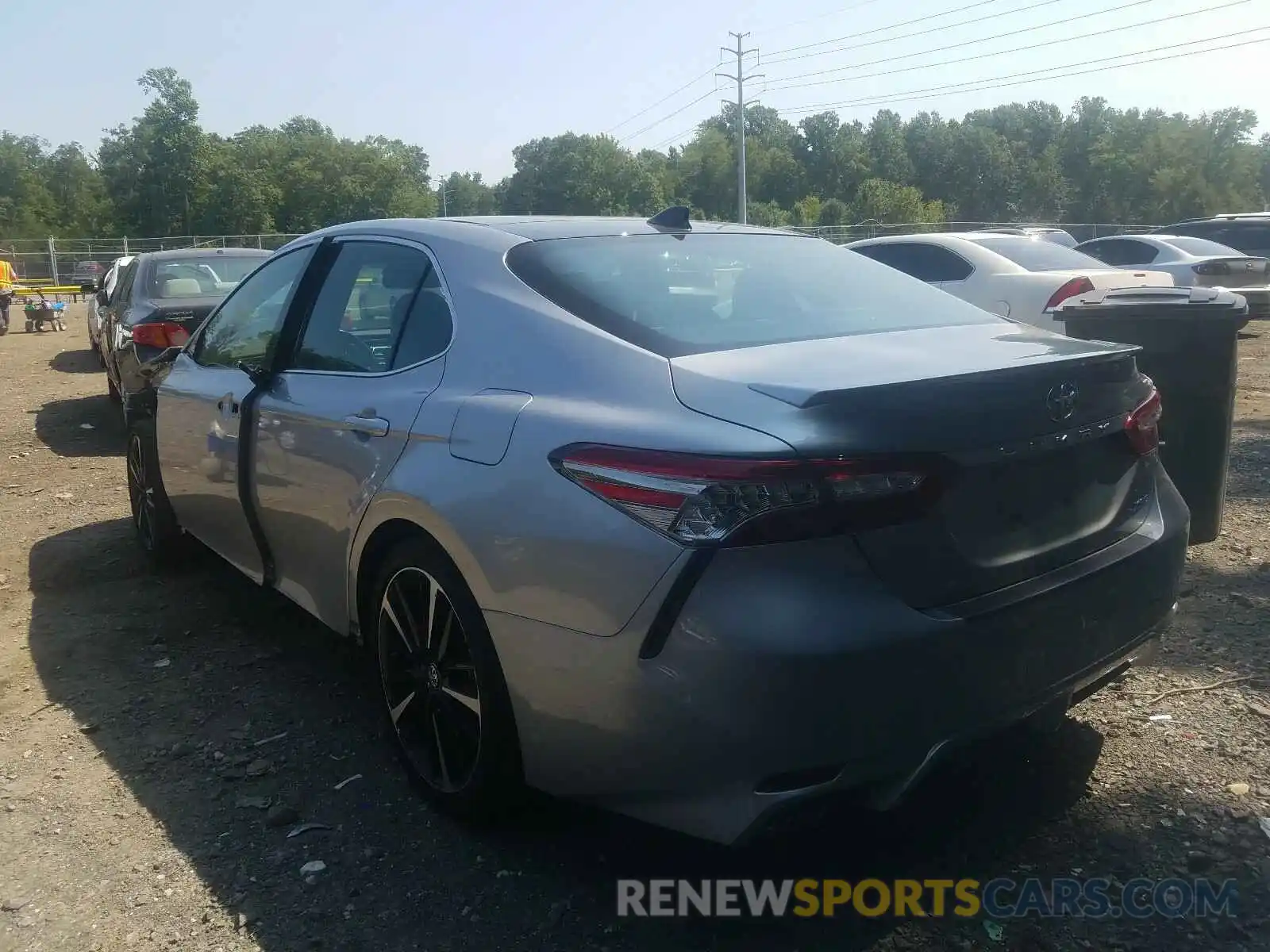 3 Photograph of a damaged car 4T1B61HK0KU273465 TOYOTA CAMRY 2019