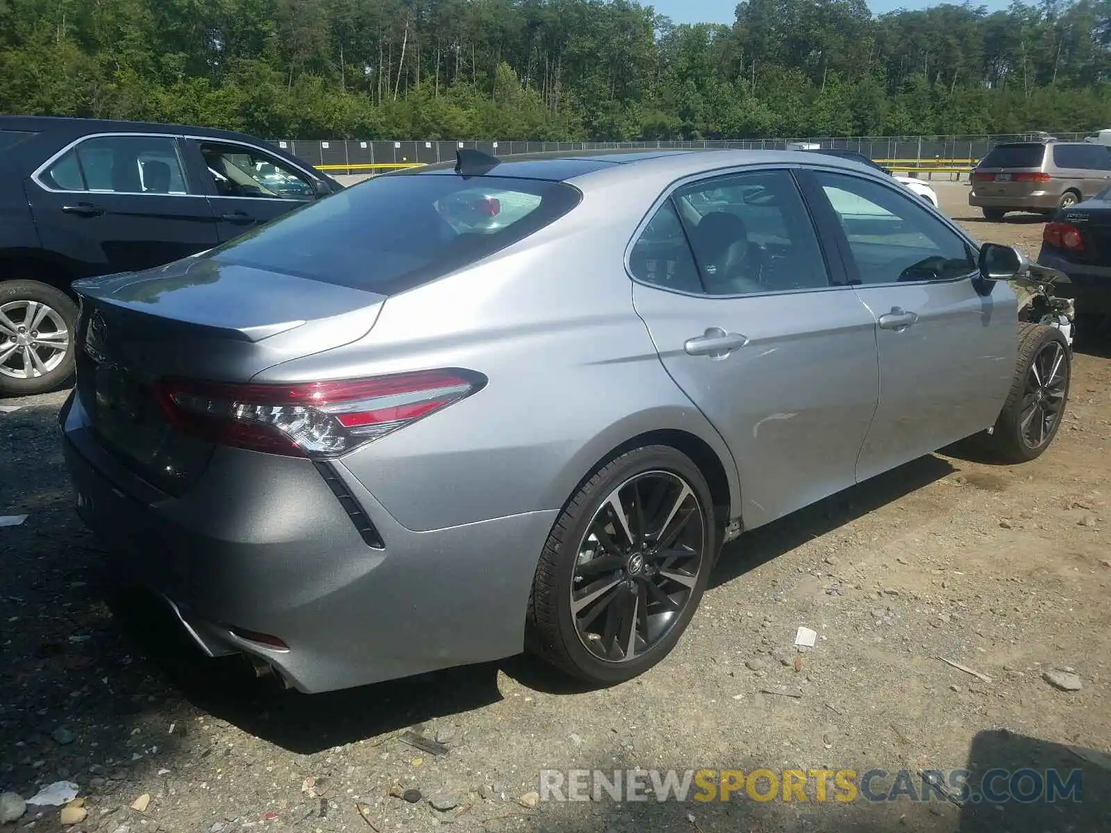 4 Photograph of a damaged car 4T1B61HK0KU273465 TOYOTA CAMRY 2019