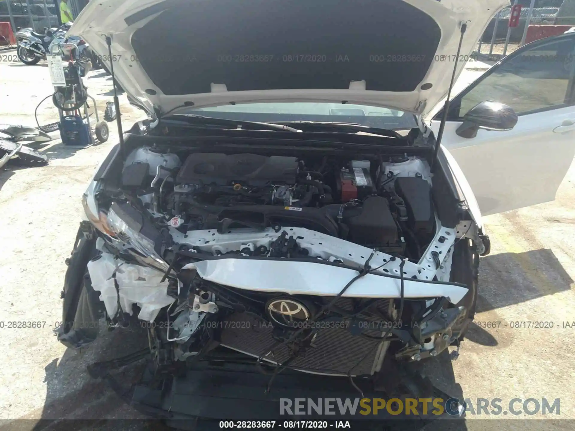 10 Photograph of a damaged car 4T1B61HK0KU274664 TOYOTA CAMRY 2019