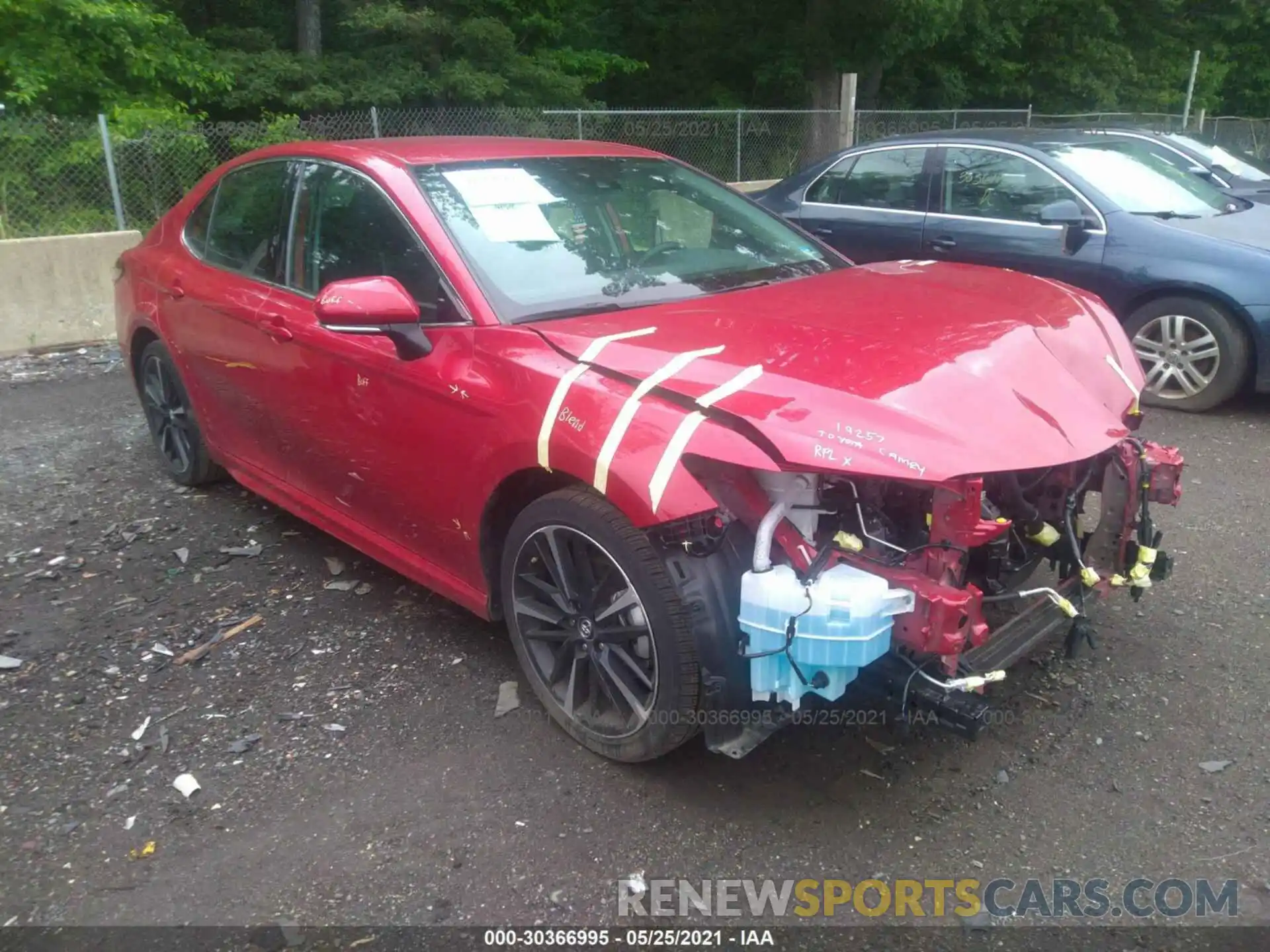 1 Photograph of a damaged car 4T1B61HK0KU282361 TOYOTA CAMRY 2019