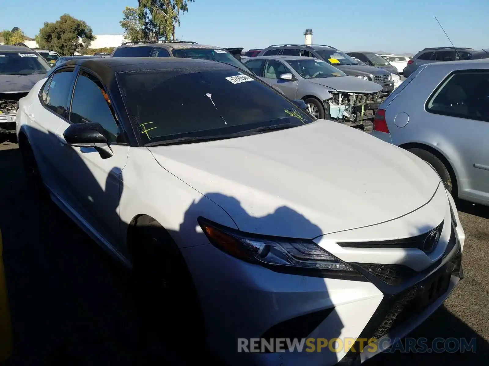 1 Photograph of a damaged car 4T1B61HK0KU284210 TOYOTA CAMRY 2019