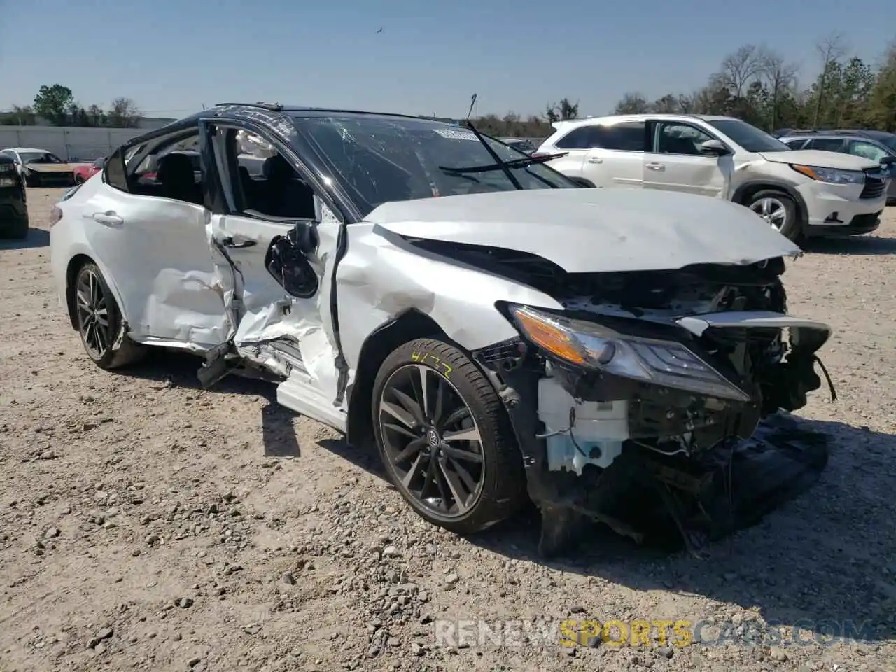 1 Photograph of a damaged car 4T1B61HK0KU291819 TOYOTA CAMRY 2019