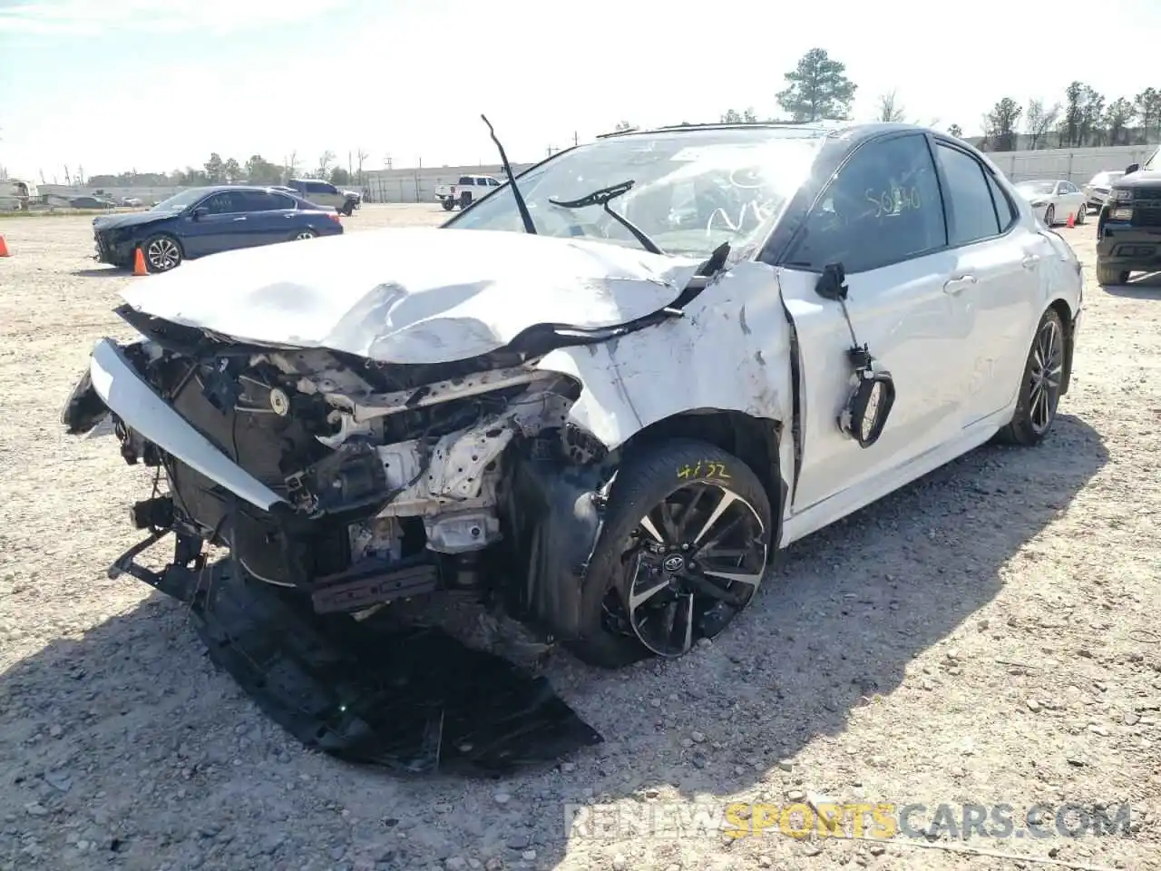 2 Photograph of a damaged car 4T1B61HK0KU291819 TOYOTA CAMRY 2019