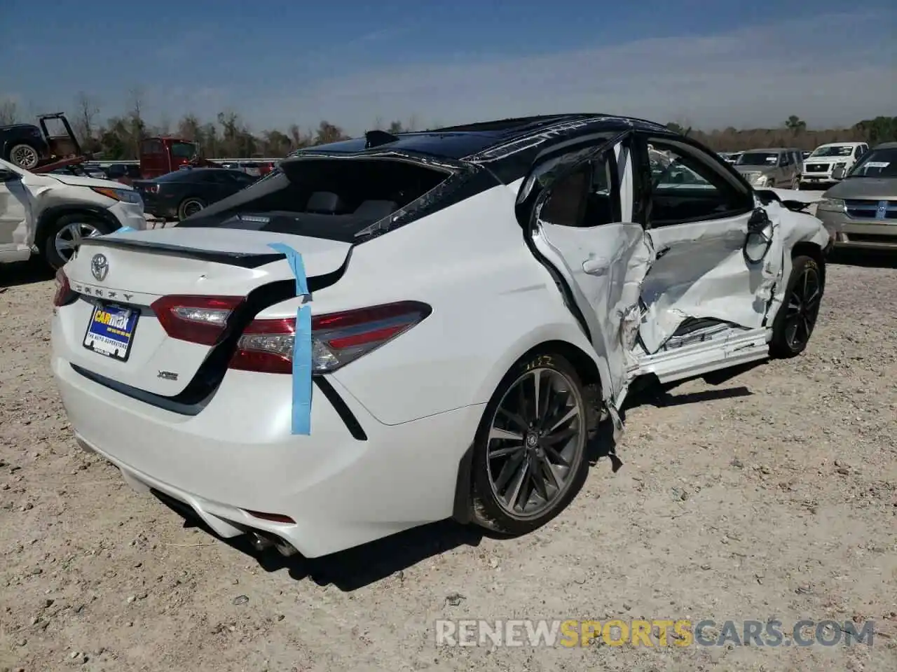 4 Photograph of a damaged car 4T1B61HK0KU291819 TOYOTA CAMRY 2019