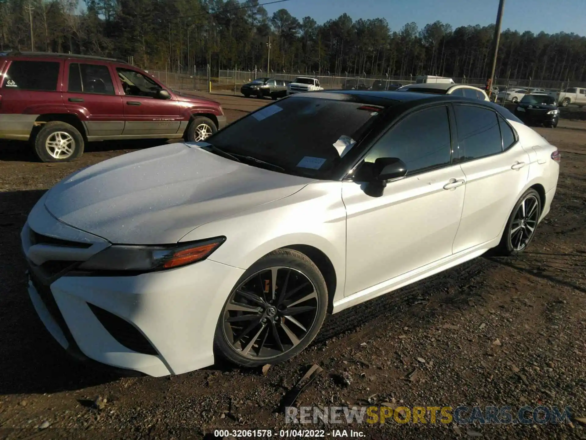 2 Photograph of a damaged car 4T1B61HK0KU292632 TOYOTA CAMRY 2019