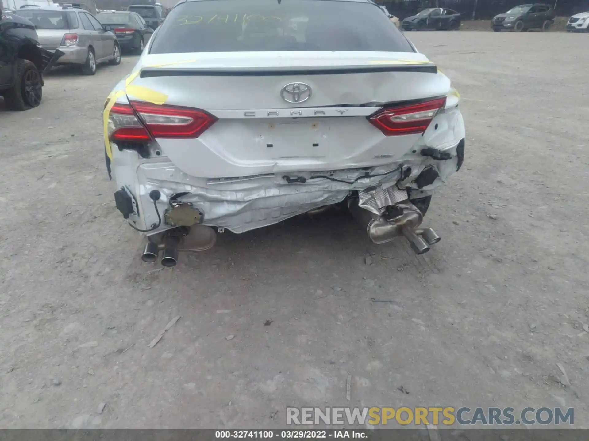 6 Photograph of a damaged car 4T1B61HK0KU298527 TOYOTA CAMRY 2019