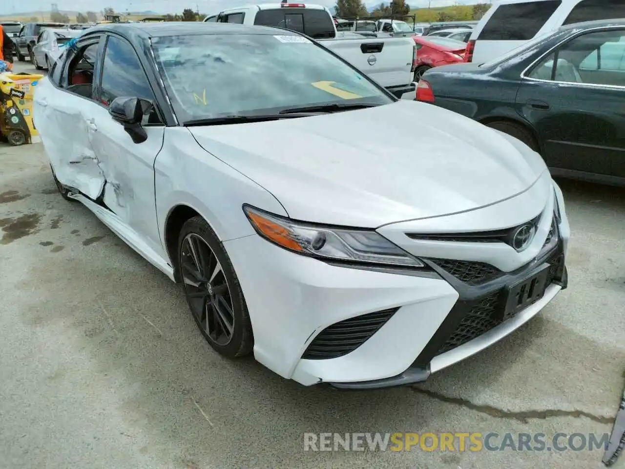 1 Photograph of a damaged car 4T1B61HK0KU299323 TOYOTA CAMRY 2019