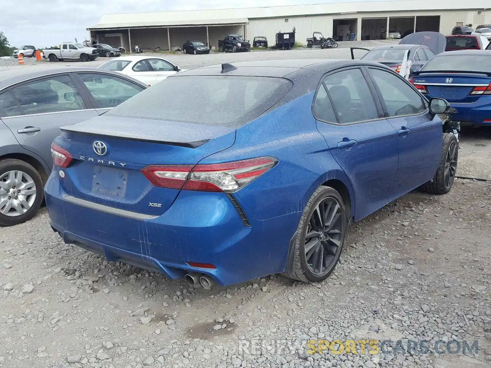 4 Фотография поврежденного автомобиля 4T1B61HK0KU299466 TOYOTA CAMRY 2019