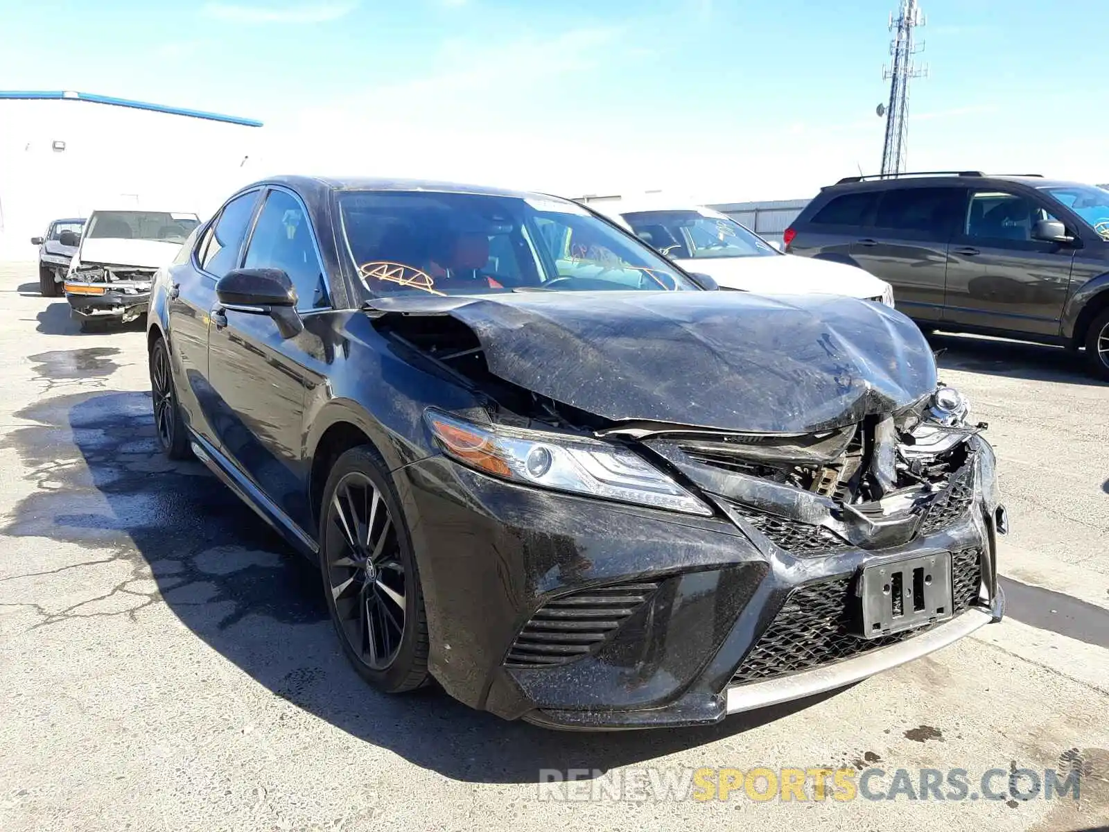 1 Photograph of a damaged car 4T1B61HK0KU300504 TOYOTA CAMRY 2019