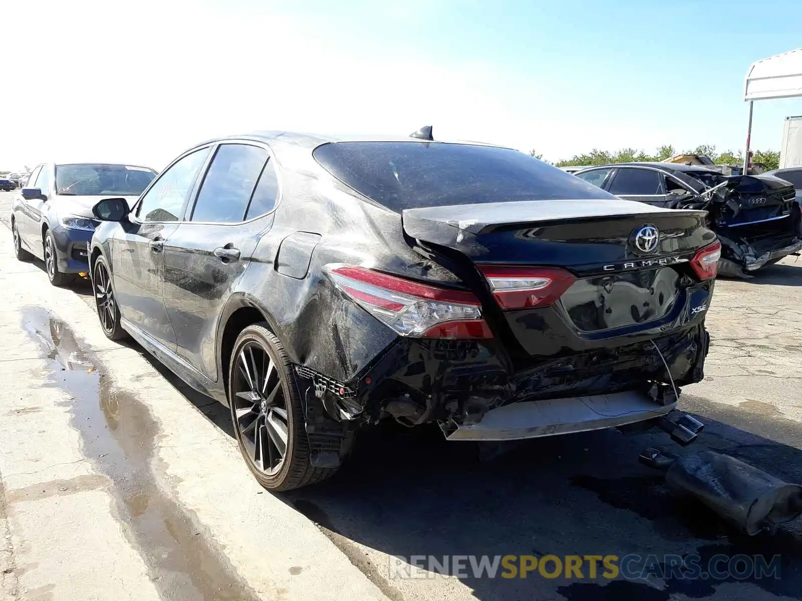 3 Photograph of a damaged car 4T1B61HK0KU300504 TOYOTA CAMRY 2019