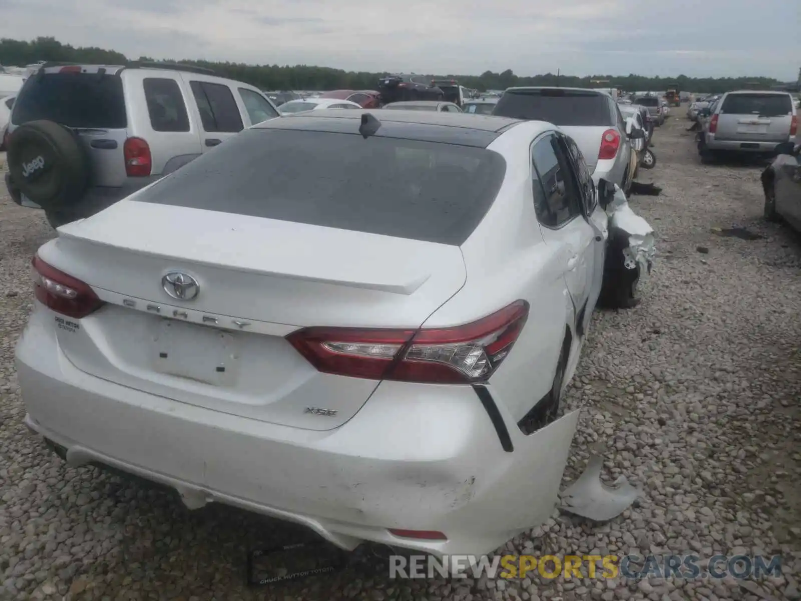 4 Photograph of a damaged car 4T1B61HK0KU681951 TOYOTA CAMRY 2019