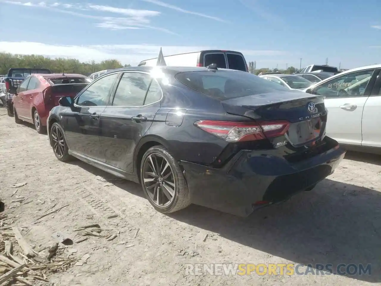 3 Photograph of a damaged car 4T1B61HK0KU684185 TOYOTA CAMRY 2019