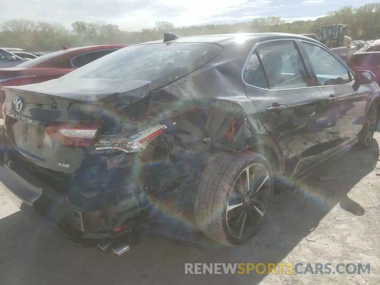 4 Photograph of a damaged car 4T1B61HK0KU684185 TOYOTA CAMRY 2019