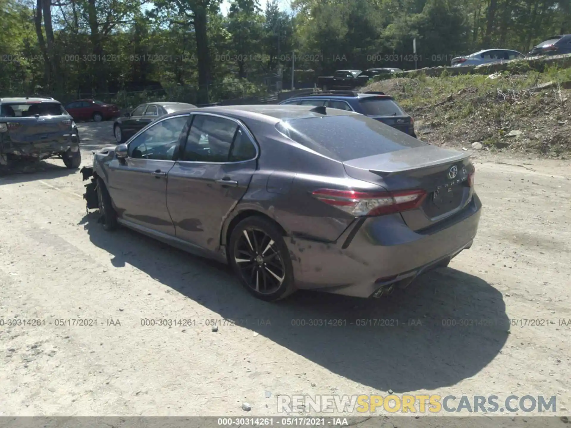 3 Photograph of a damaged car 4T1B61HK0KU697017 TOYOTA CAMRY 2019