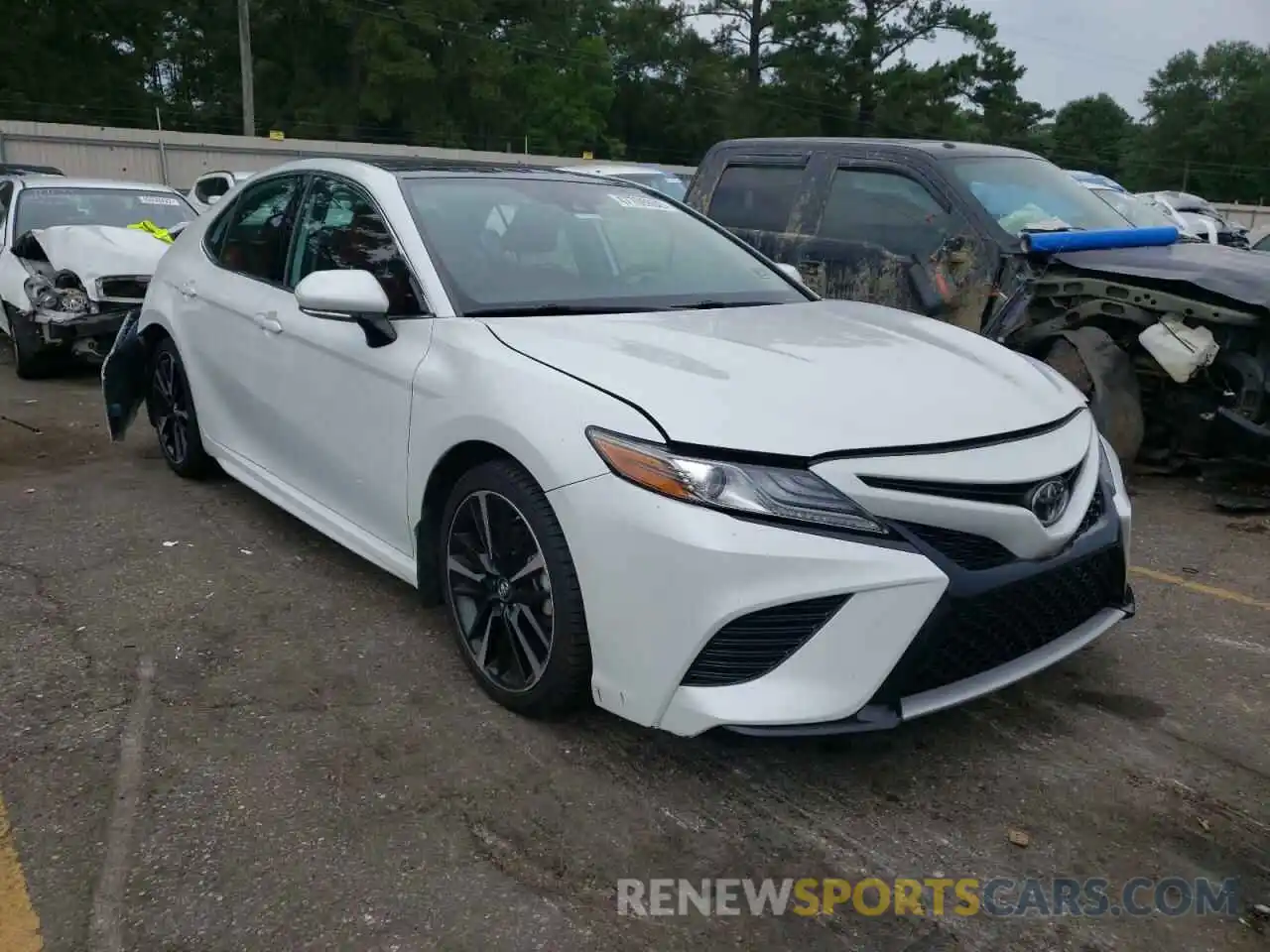 1 Photograph of a damaged car 4T1B61HK0KU699446 TOYOTA CAMRY 2019