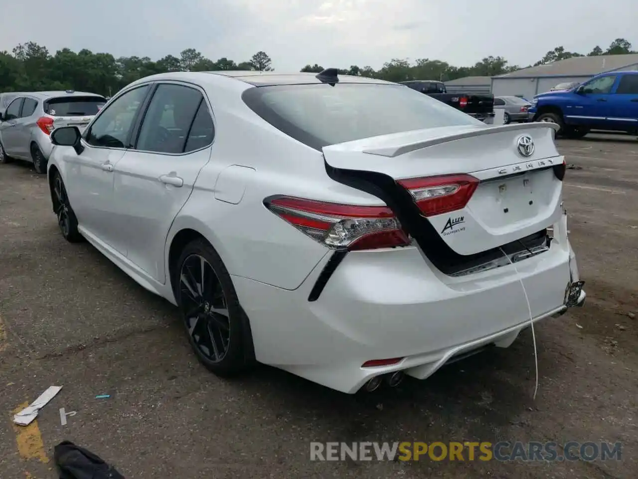 3 Photograph of a damaged car 4T1B61HK0KU699446 TOYOTA CAMRY 2019