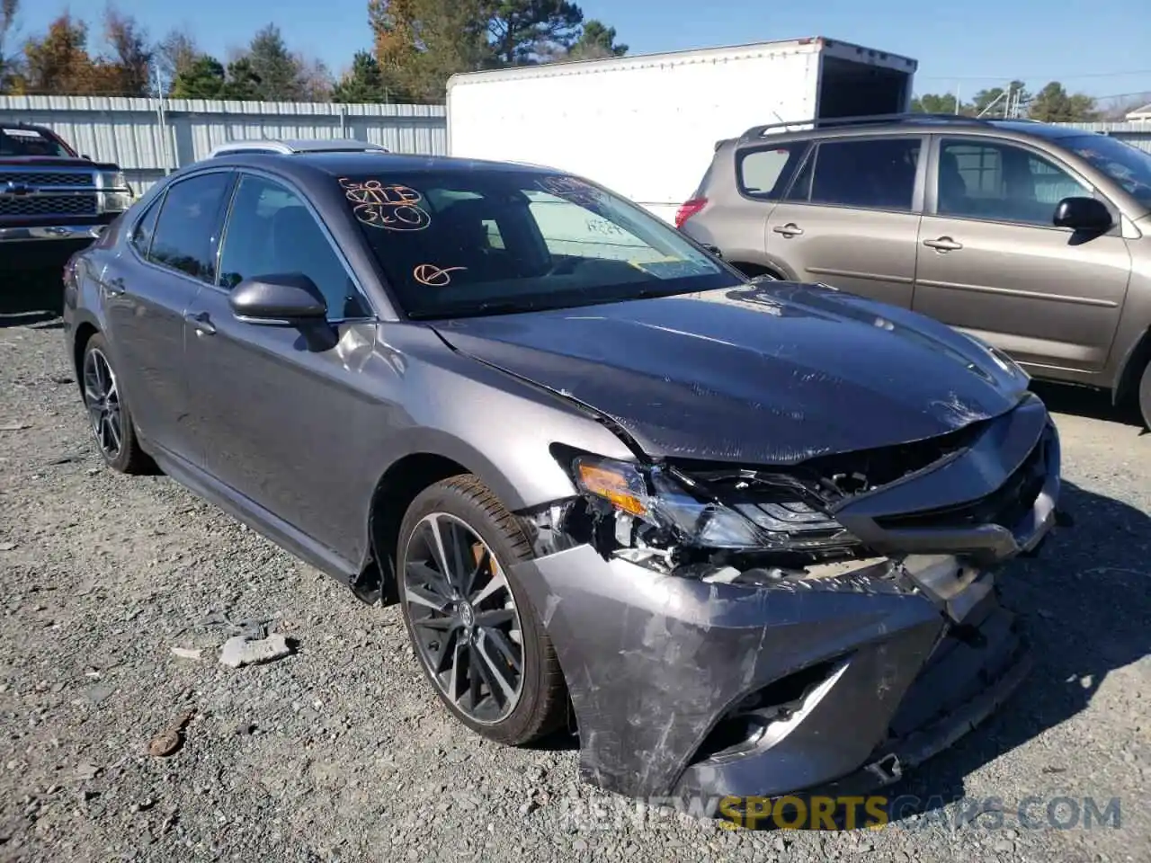 1 Photograph of a damaged car 4T1B61HK0KU702409 TOYOTA CAMRY 2019