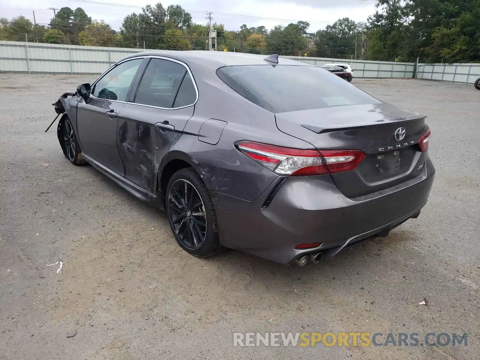 3 Photograph of a damaged car 4T1B61HK0KU702409 TOYOTA CAMRY 2019