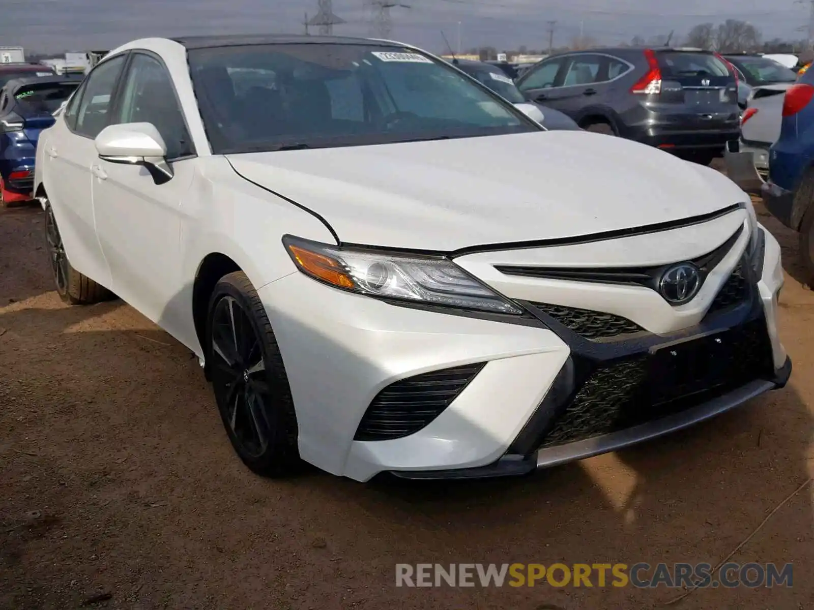 1 Photograph of a damaged car 4T1B61HK0KU705875 TOYOTA CAMRY 2019