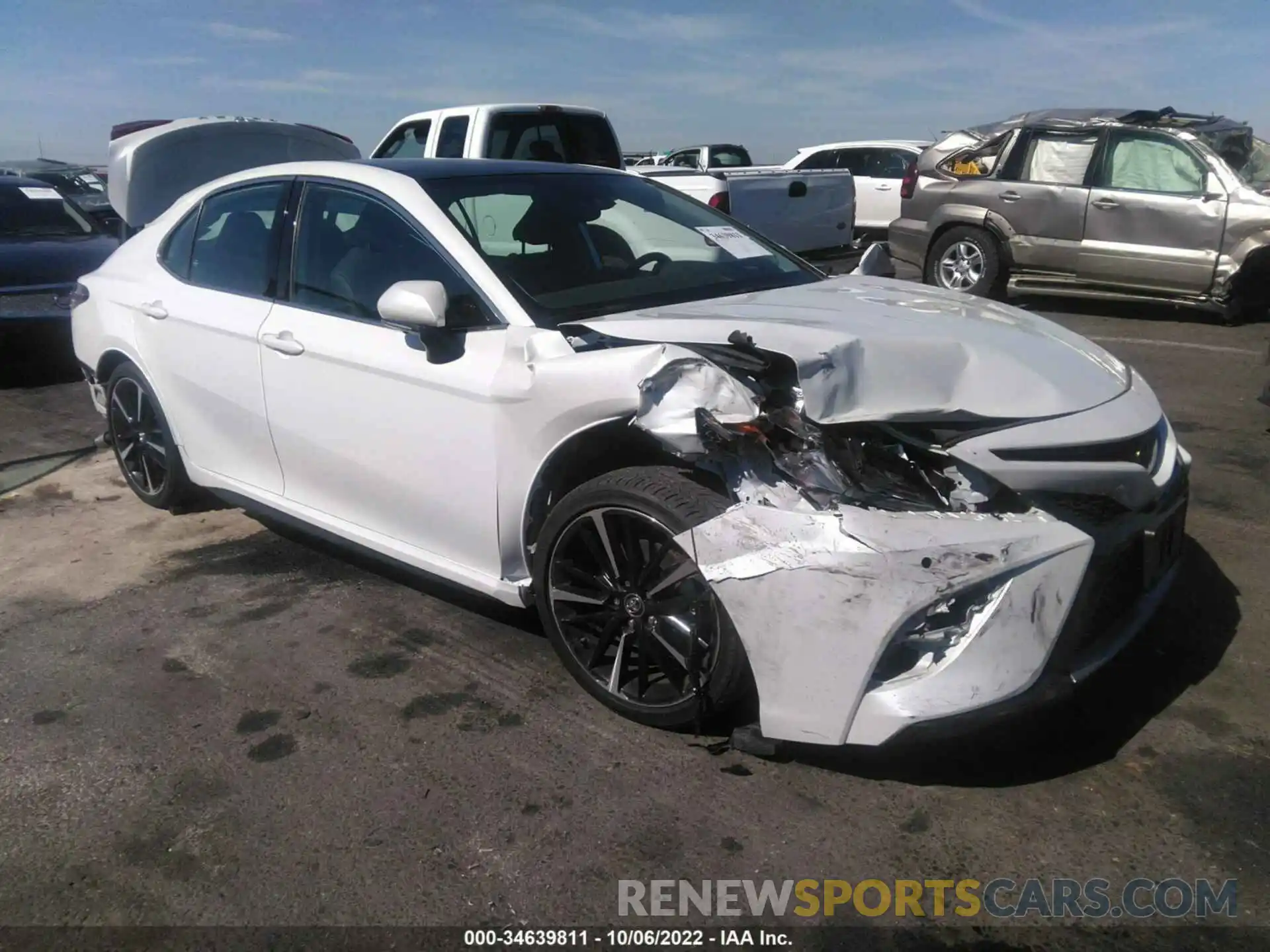 1 Photograph of a damaged car 4T1B61HK0KU710316 TOYOTA CAMRY 2019