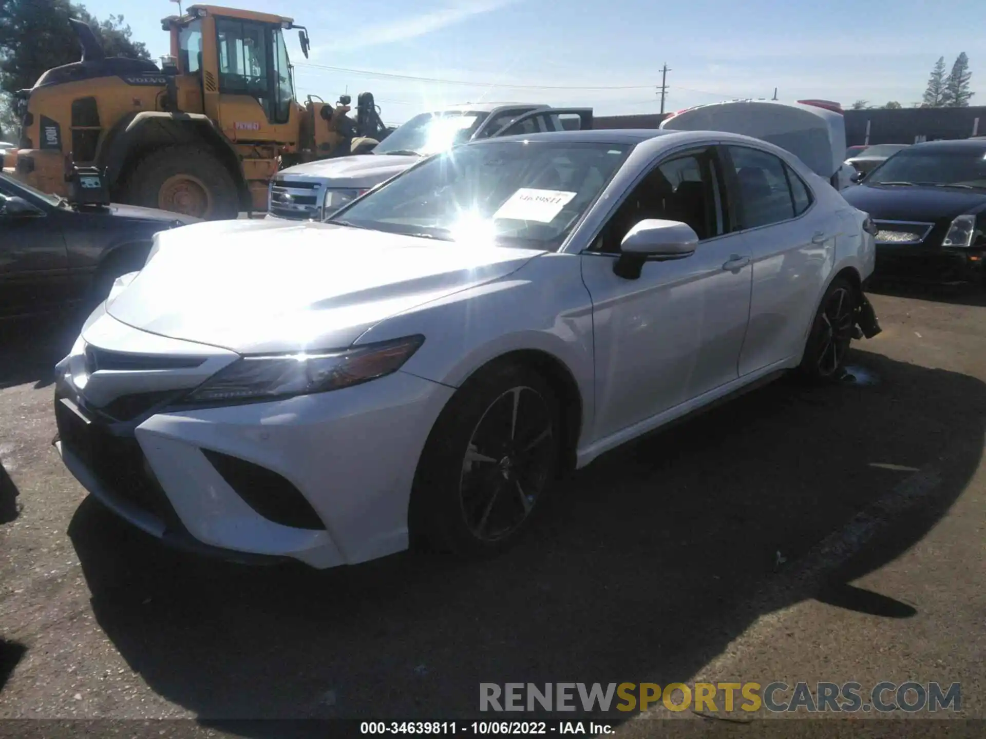 2 Photograph of a damaged car 4T1B61HK0KU710316 TOYOTA CAMRY 2019