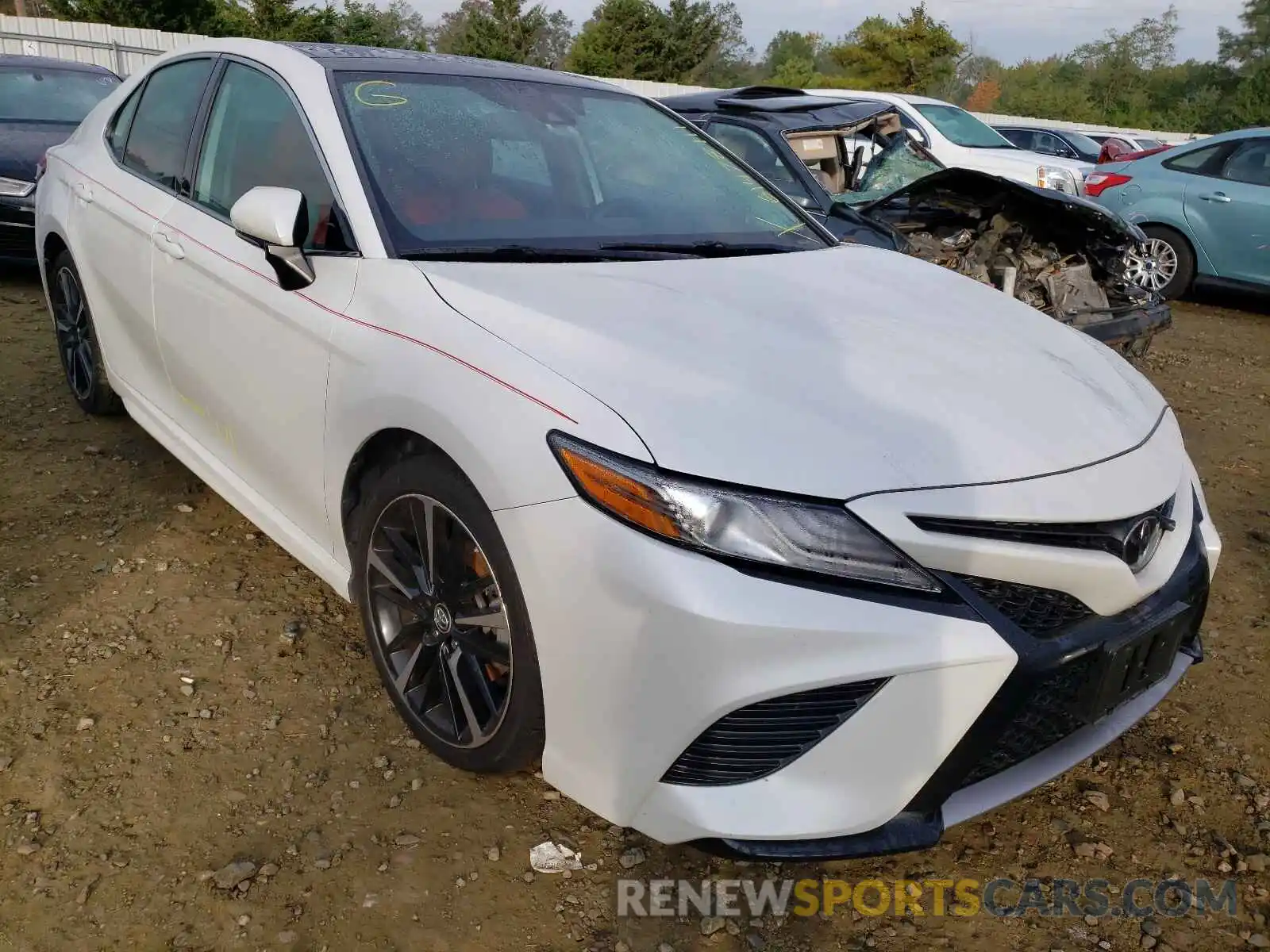 1 Photograph of a damaged car 4T1B61HK0KU710946 TOYOTA CAMRY 2019