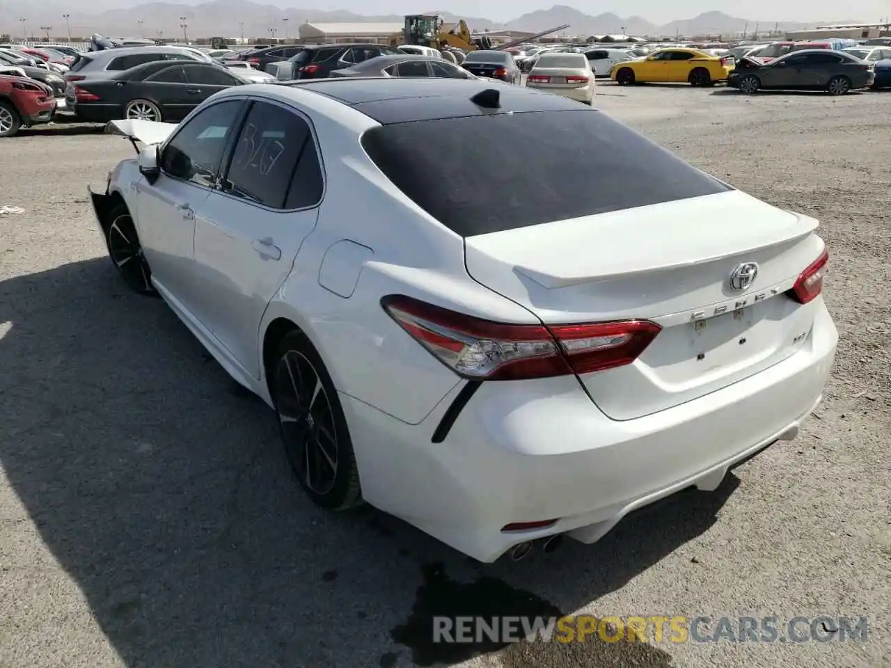 3 Photograph of a damaged car 4T1B61HK0KU738293 TOYOTA CAMRY 2019