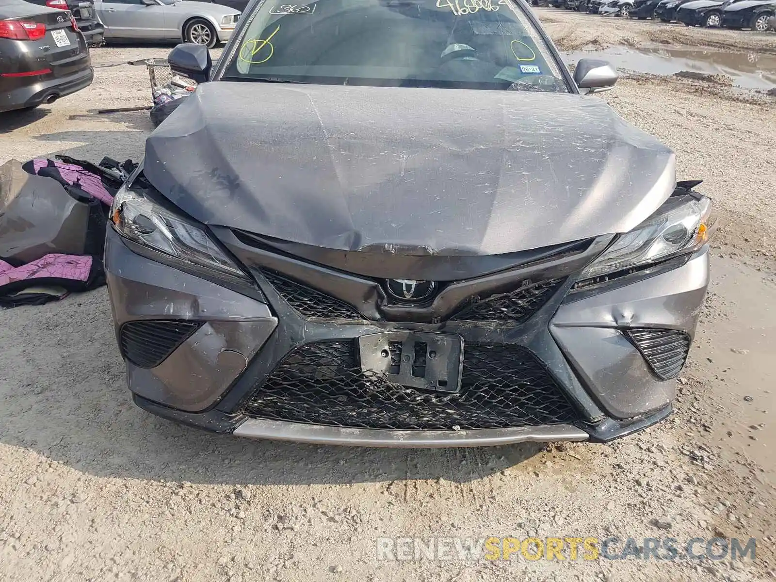 9 Photograph of a damaged car 4T1B61HK0KU740626 TOYOTA CAMRY 2019