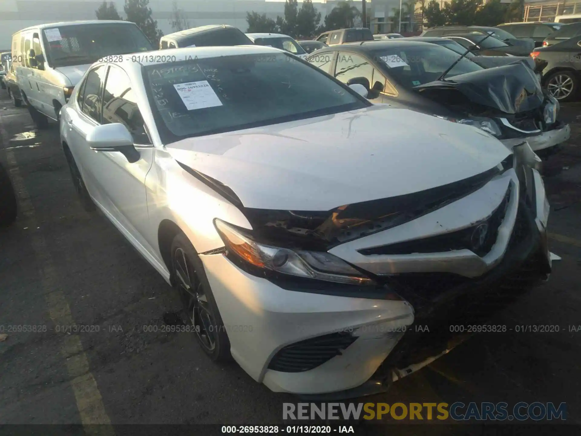 1 Photograph of a damaged car 4T1B61HK0KU741890 TOYOTA CAMRY 2019