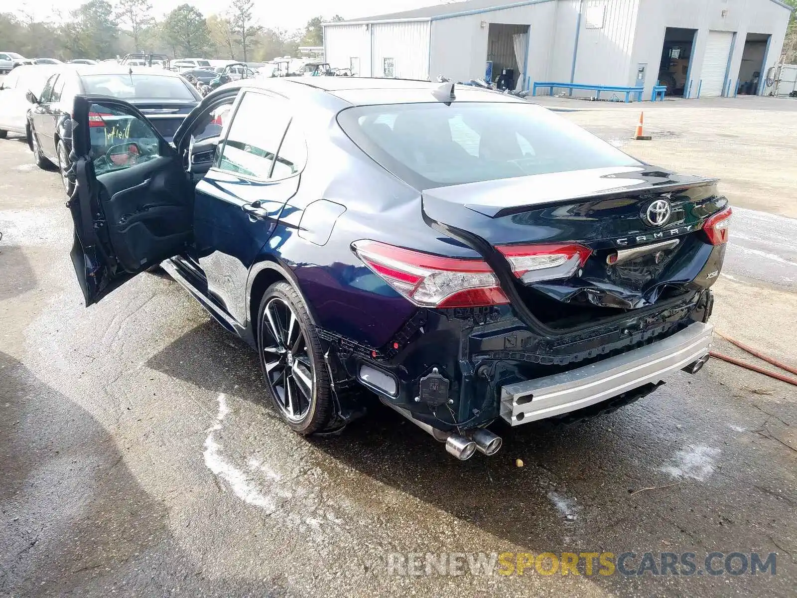 3 Photograph of a damaged car 4T1B61HK0KU744160 TOYOTA CAMRY 2019