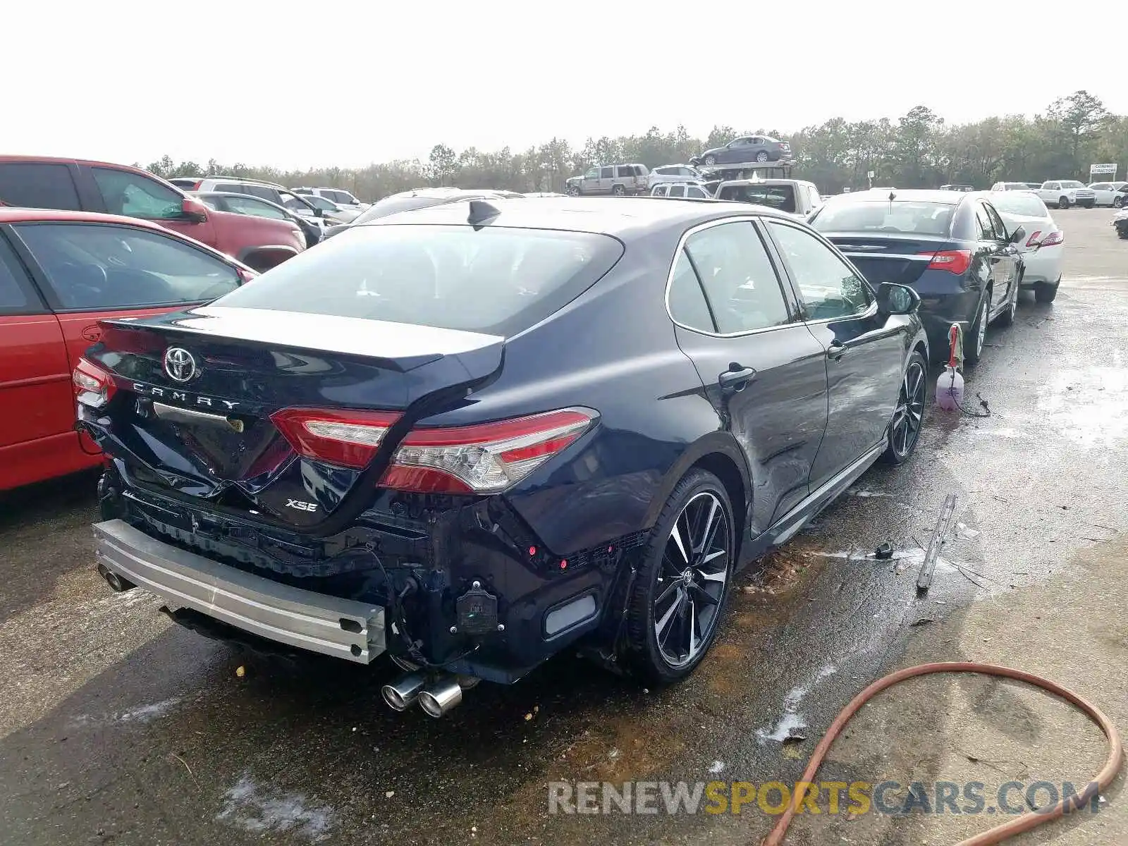 4 Photograph of a damaged car 4T1B61HK0KU744160 TOYOTA CAMRY 2019