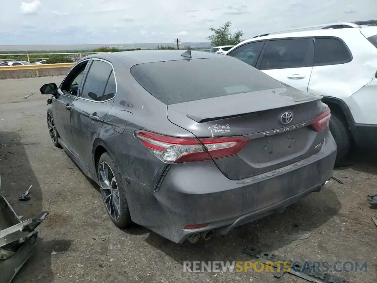 3 Photograph of a damaged car 4T1B61HK0KU748340 TOYOTA CAMRY 2019