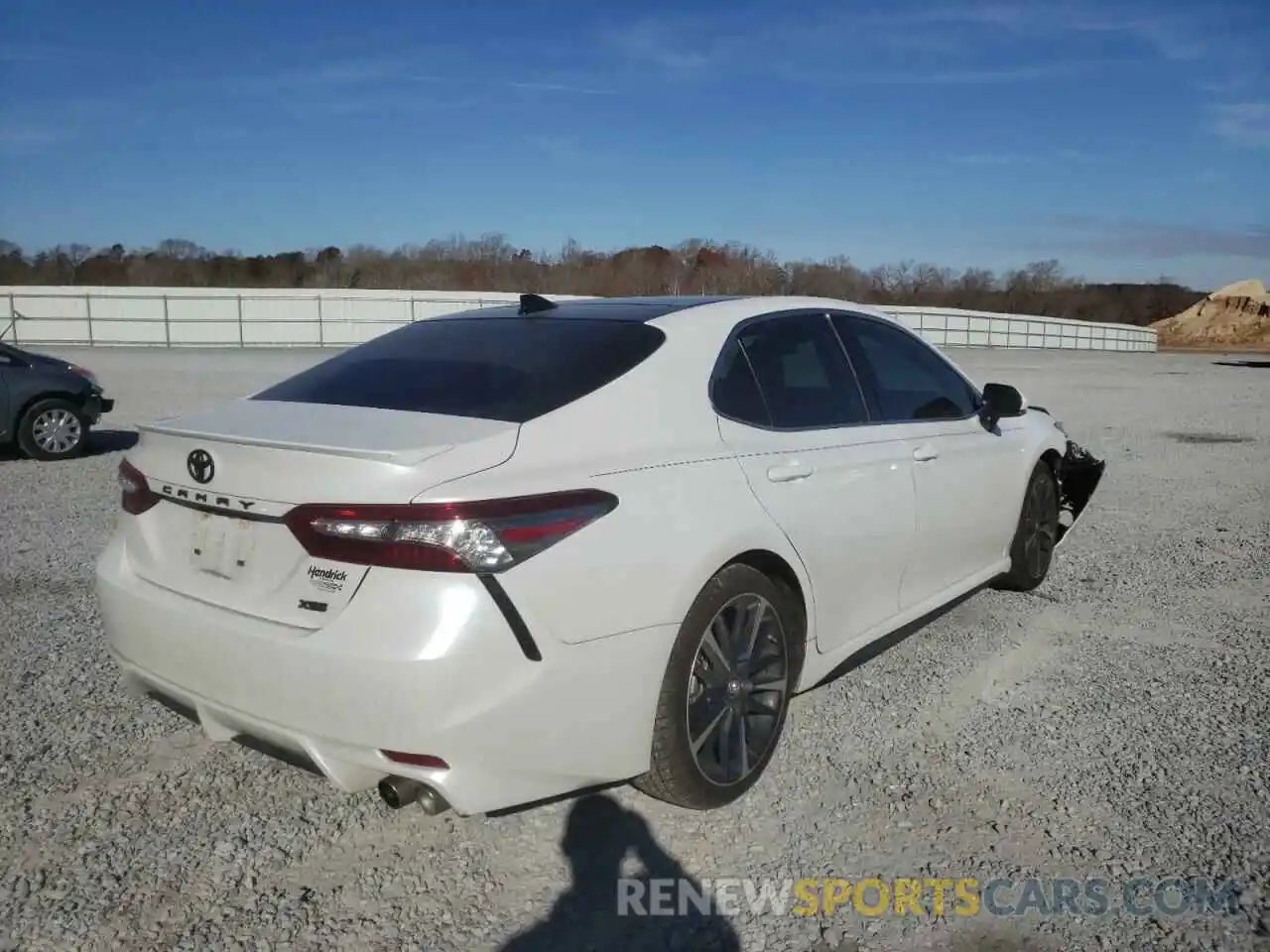 4 Photograph of a damaged car 4T1B61HK0KU755434 TOYOTA CAMRY 2019