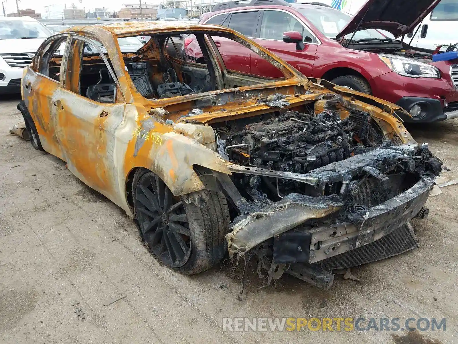 1 Photograph of a damaged car 4T1B61HK0KU755739 TOYOTA CAMRY 2019