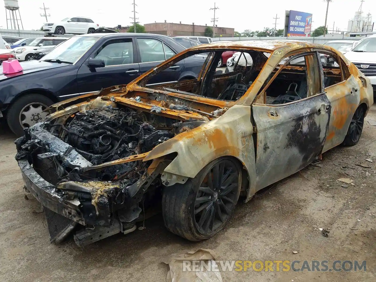 2 Photograph of a damaged car 4T1B61HK0KU755739 TOYOTA CAMRY 2019