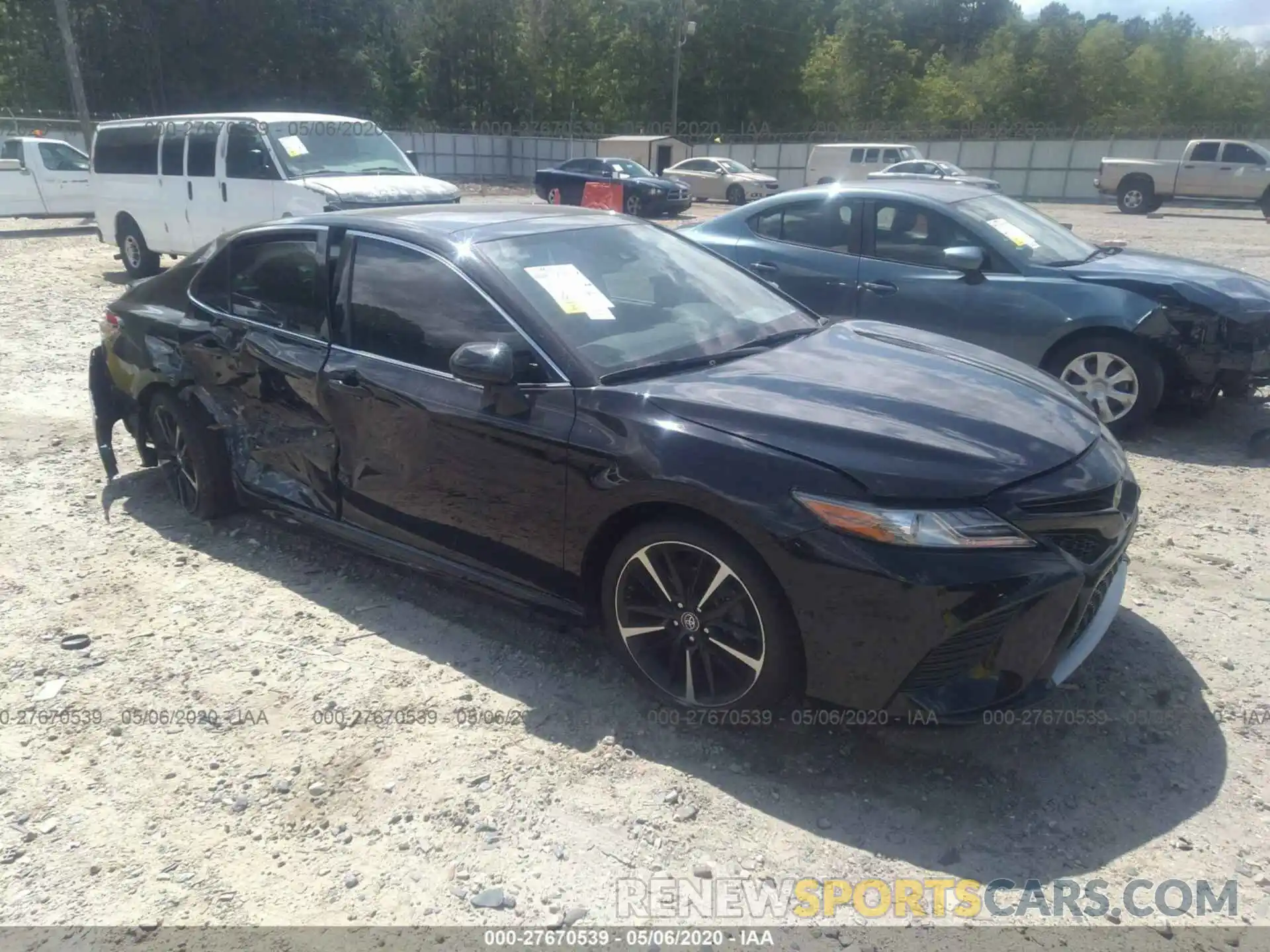 1 Photograph of a damaged car 4T1B61HK0KU758205 TOYOTA CAMRY 2019