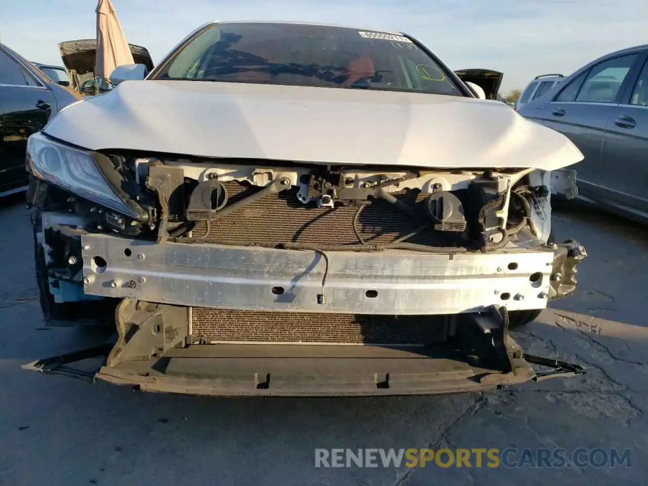 9 Photograph of a damaged car 4T1B61HK0KU768393 TOYOTA CAMRY 2019