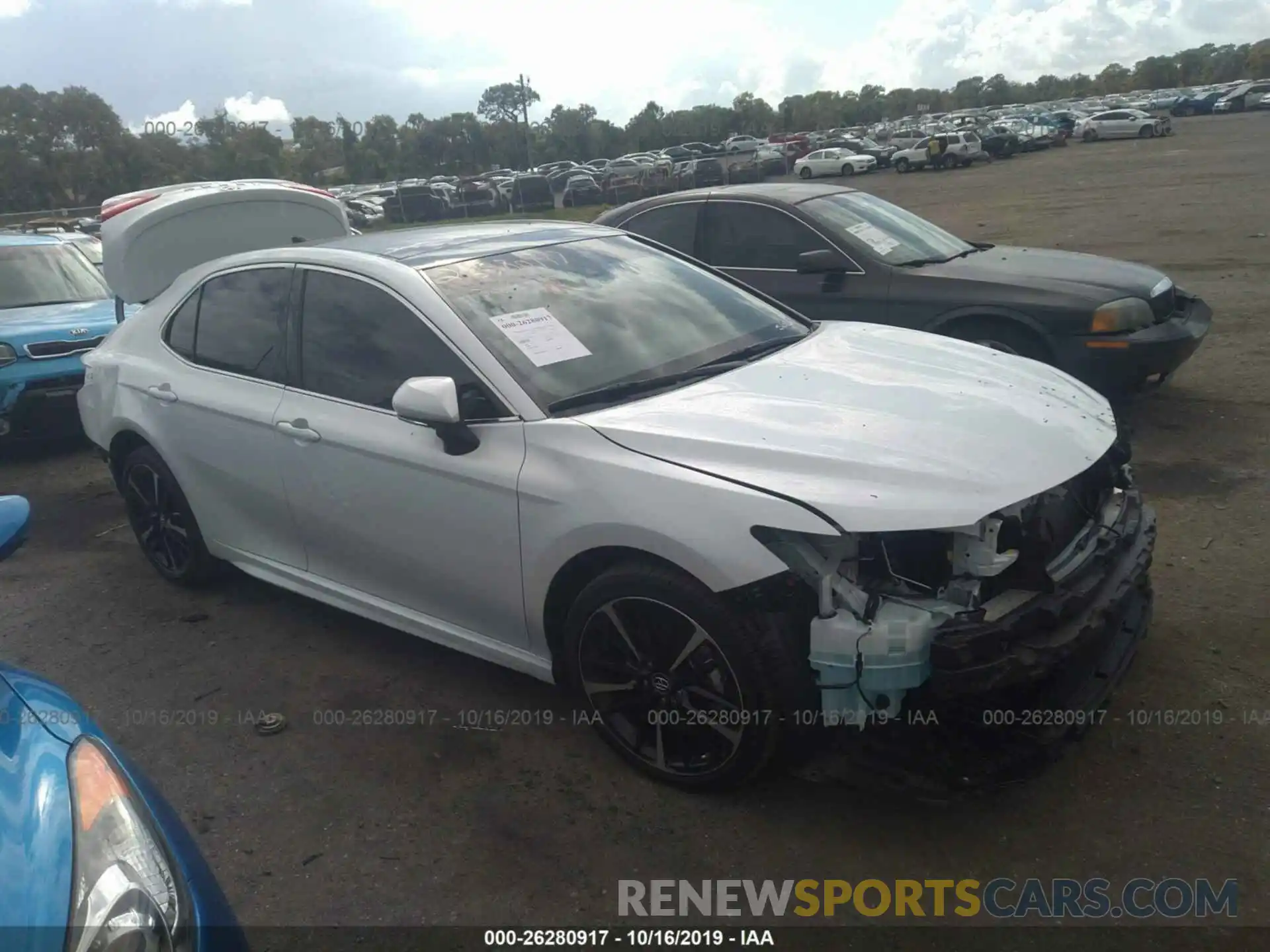 1 Photograph of a damaged car 4T1B61HK0KU773724 TOYOTA CAMRY 2019